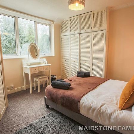 Maidstone Family Homes Upper Road Cottage Extérieur photo