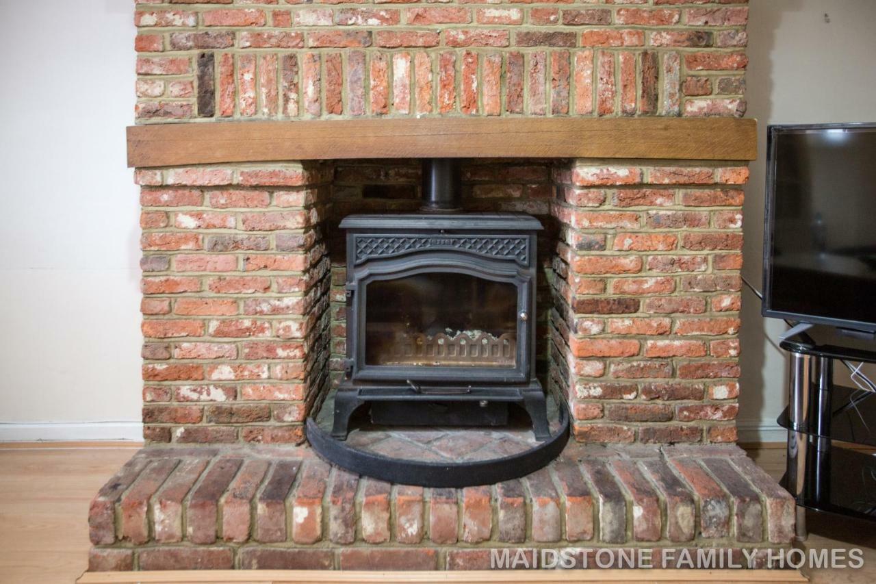 Maidstone Family Homes Upper Road Cottage Extérieur photo