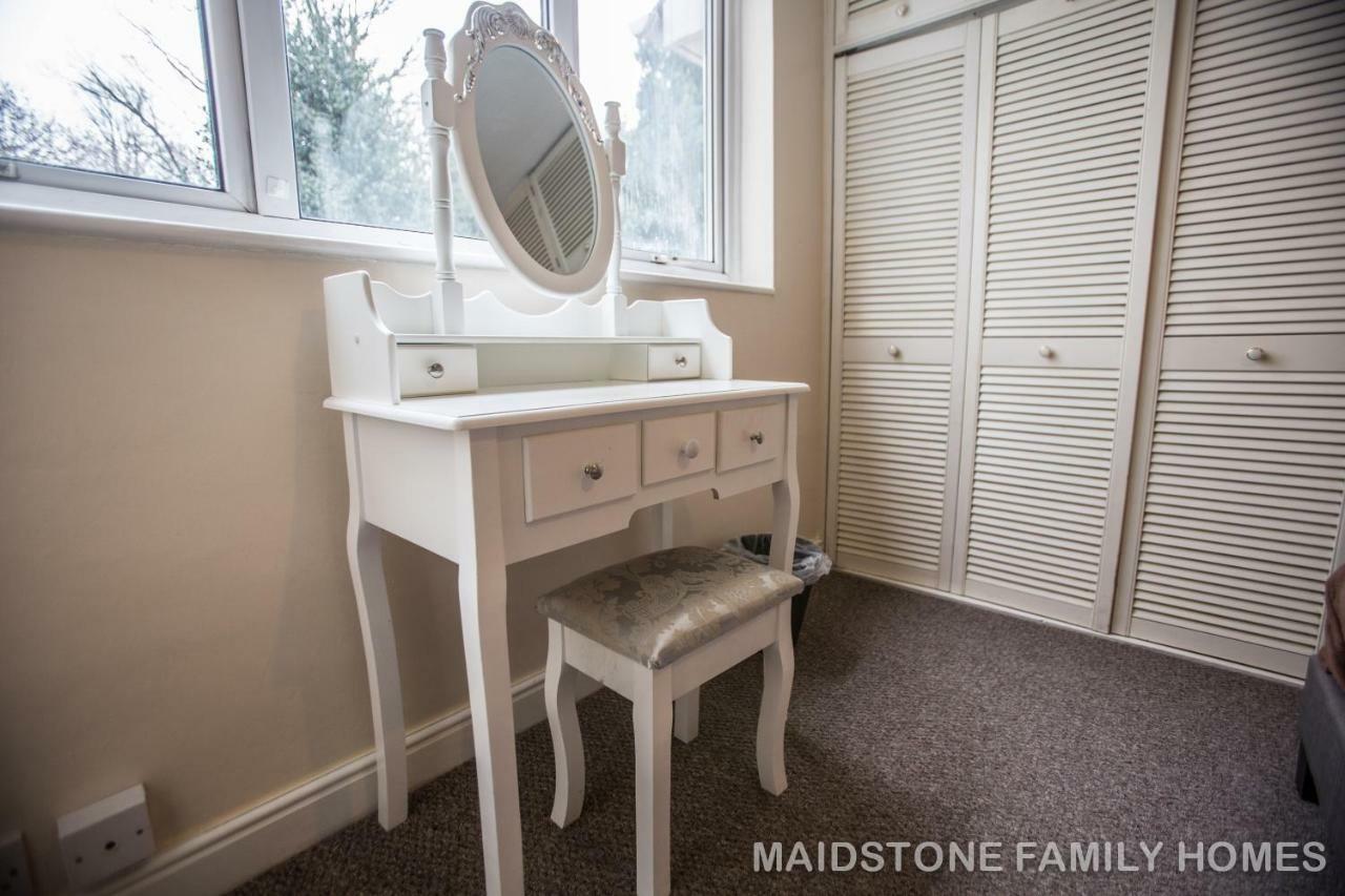 Maidstone Family Homes Upper Road Cottage Extérieur photo