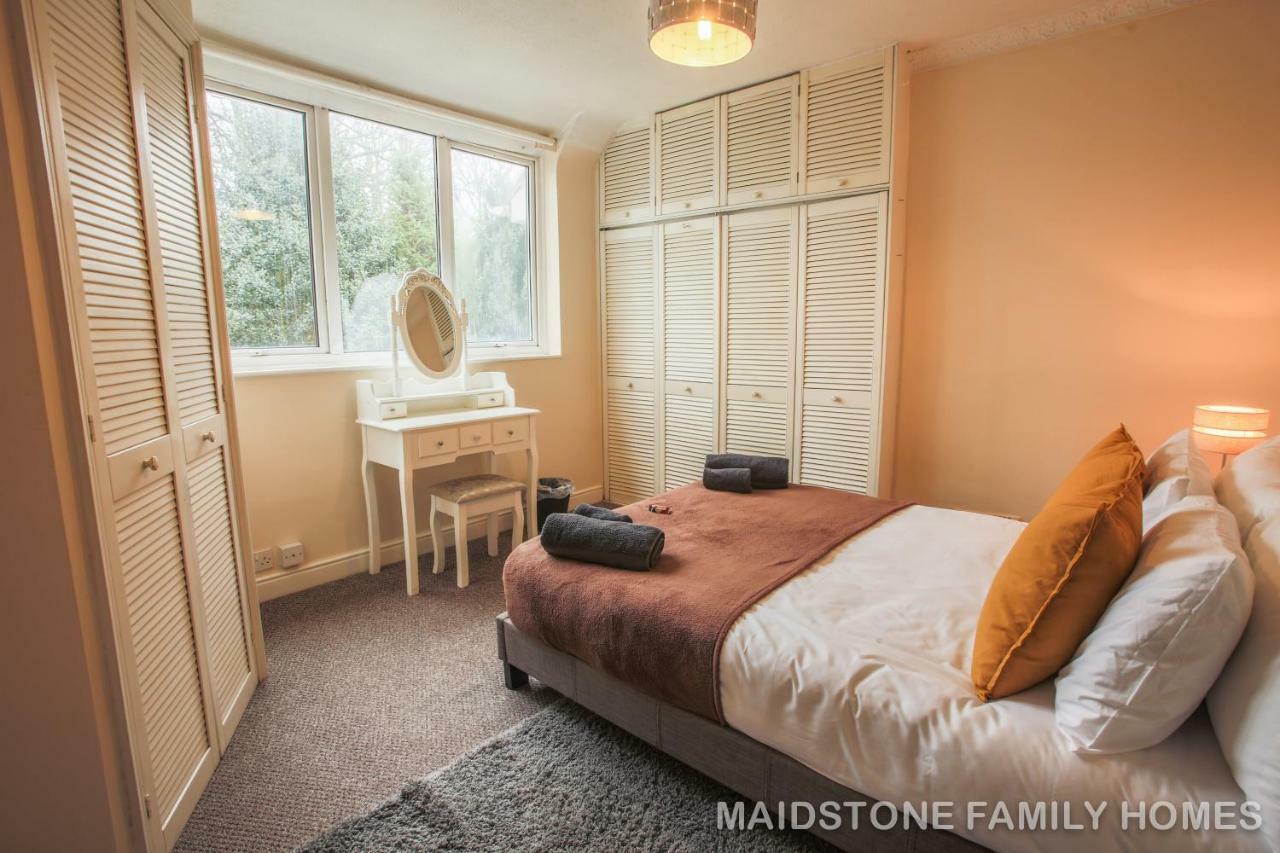 Maidstone Family Homes Upper Road Cottage Extérieur photo