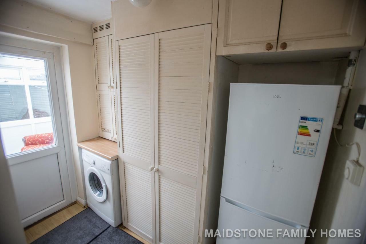 Maidstone Family Homes Upper Road Cottage Extérieur photo