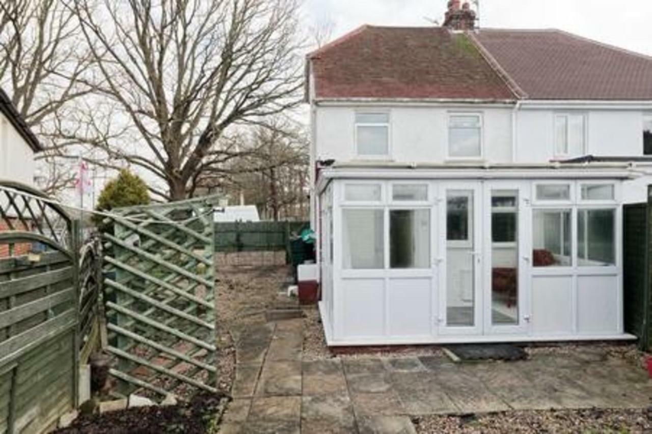 Maidstone Family Homes Upper Road Cottage Extérieur photo