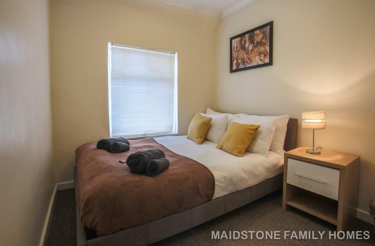 Maidstone Family Homes Upper Road Cottage Extérieur photo