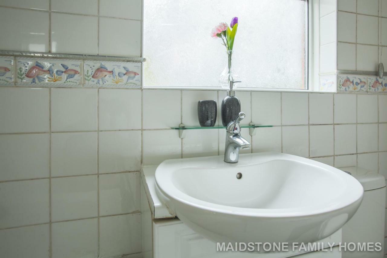 Maidstone Family Homes Upper Road Cottage Extérieur photo