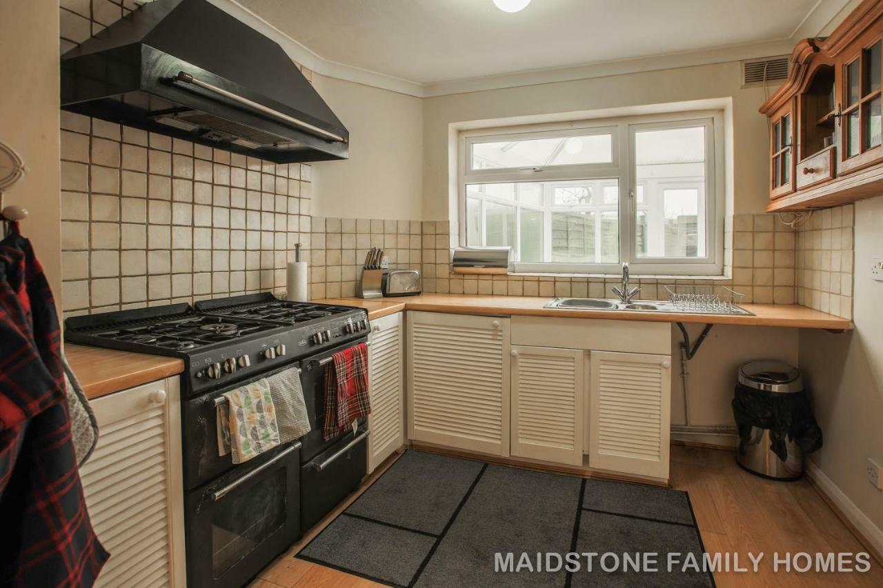 Maidstone Family Homes Upper Road Cottage Extérieur photo