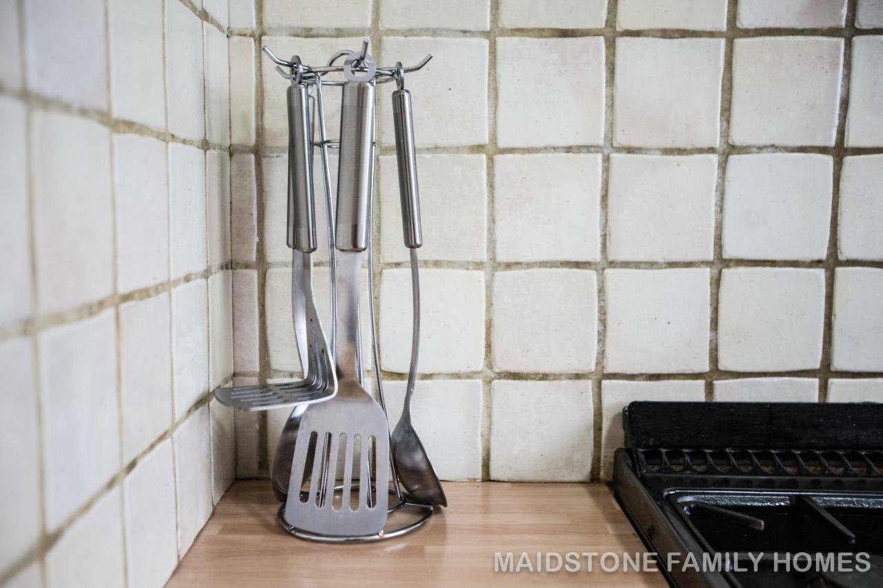 Maidstone Family Homes Upper Road Cottage Extérieur photo