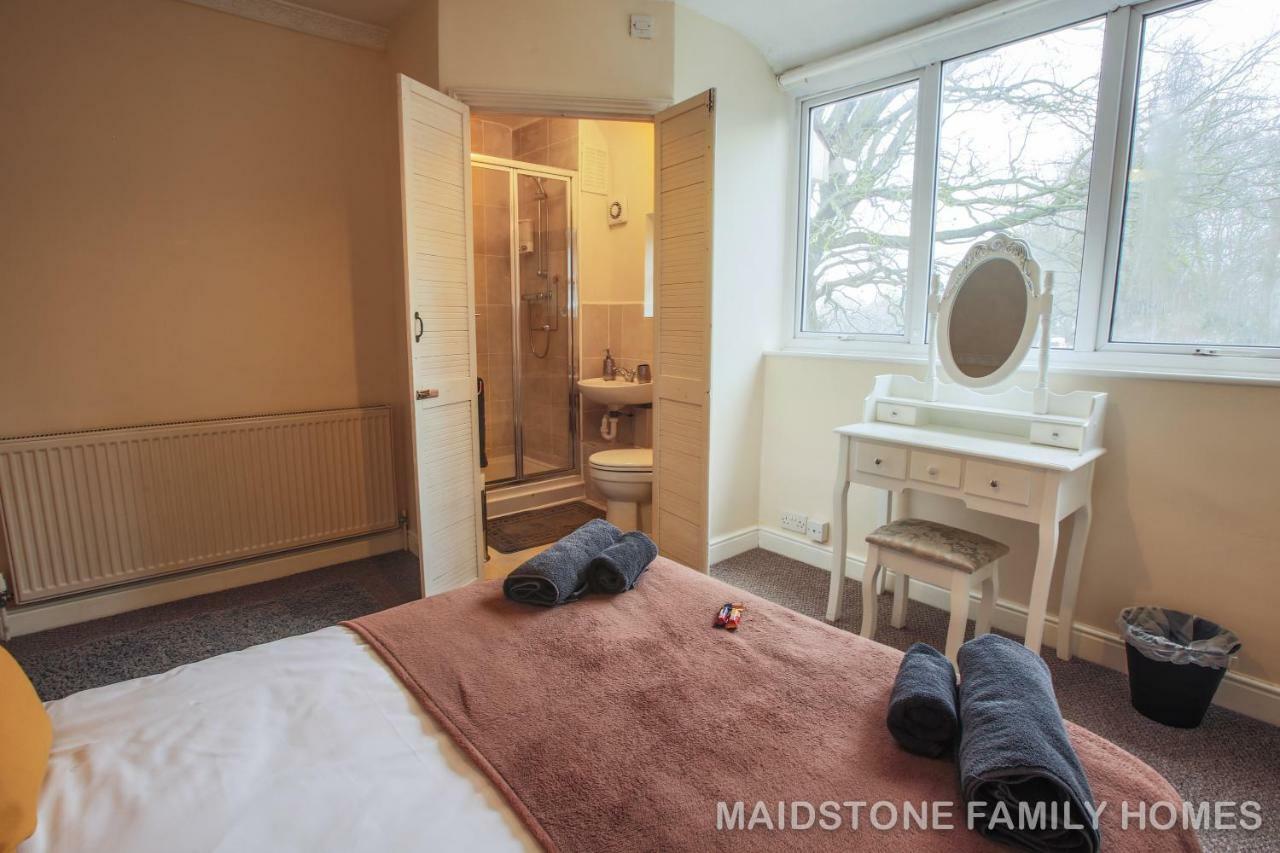 Maidstone Family Homes Upper Road Cottage Extérieur photo