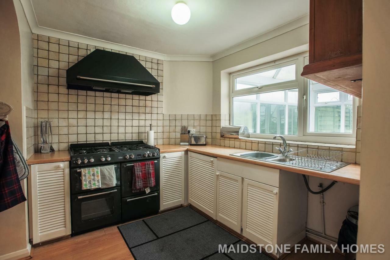 Maidstone Family Homes Upper Road Cottage Extérieur photo