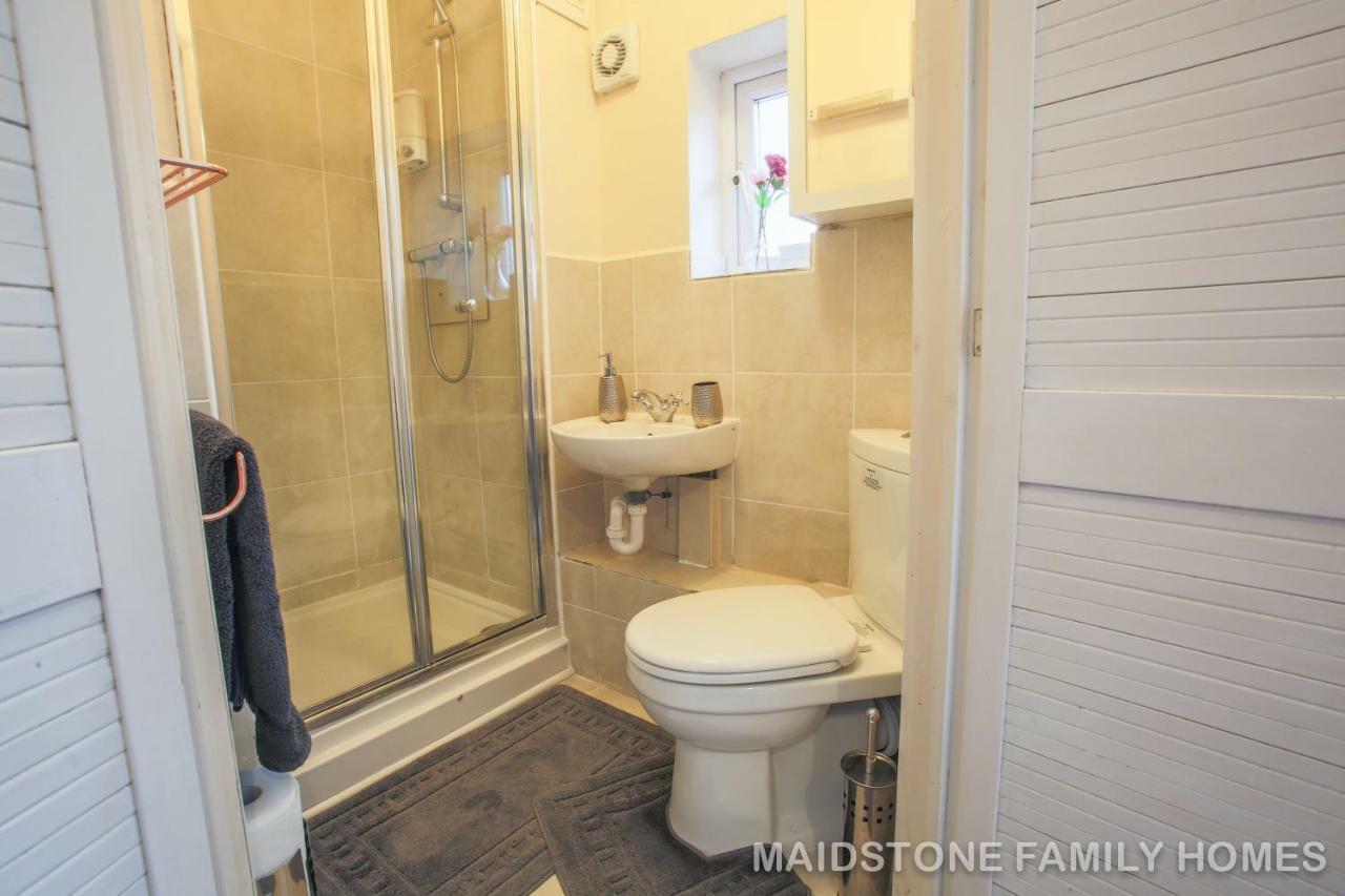 Maidstone Family Homes Upper Road Cottage Extérieur photo