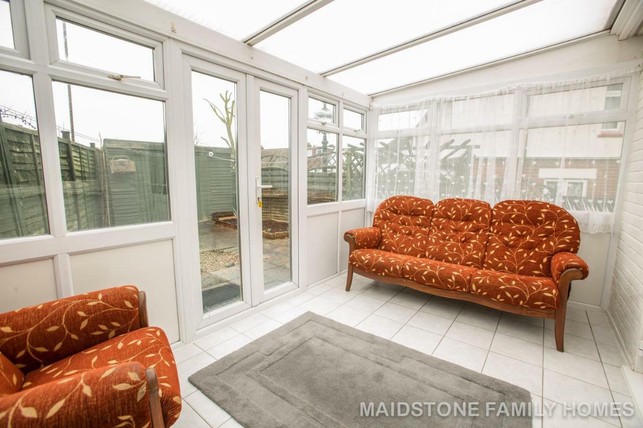 Maidstone Family Homes Upper Road Cottage Extérieur photo